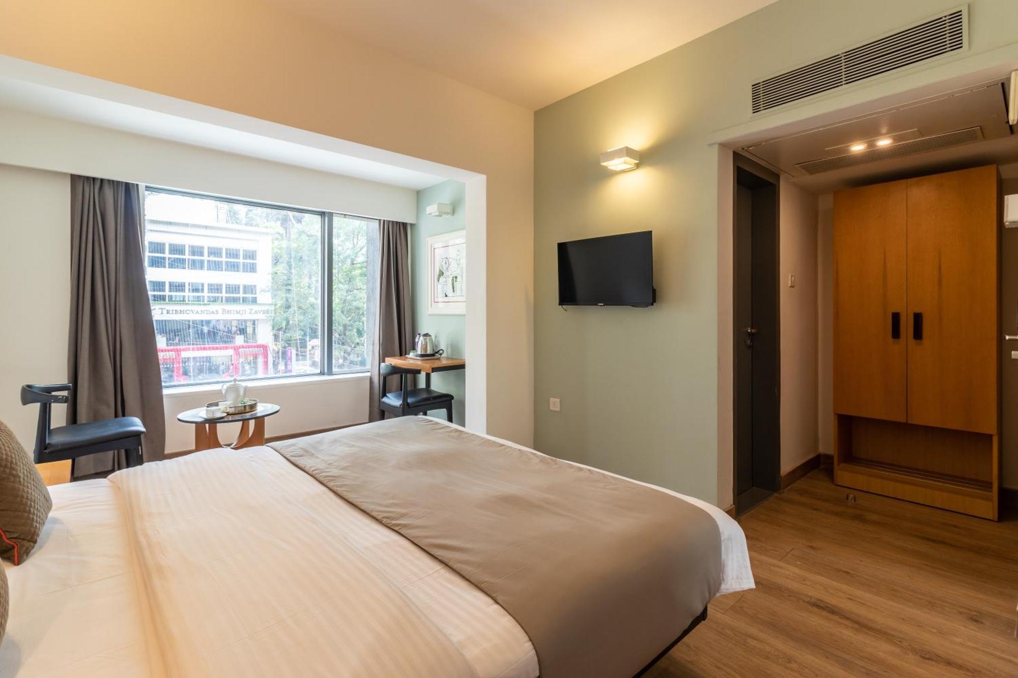 Le Royce Hotel