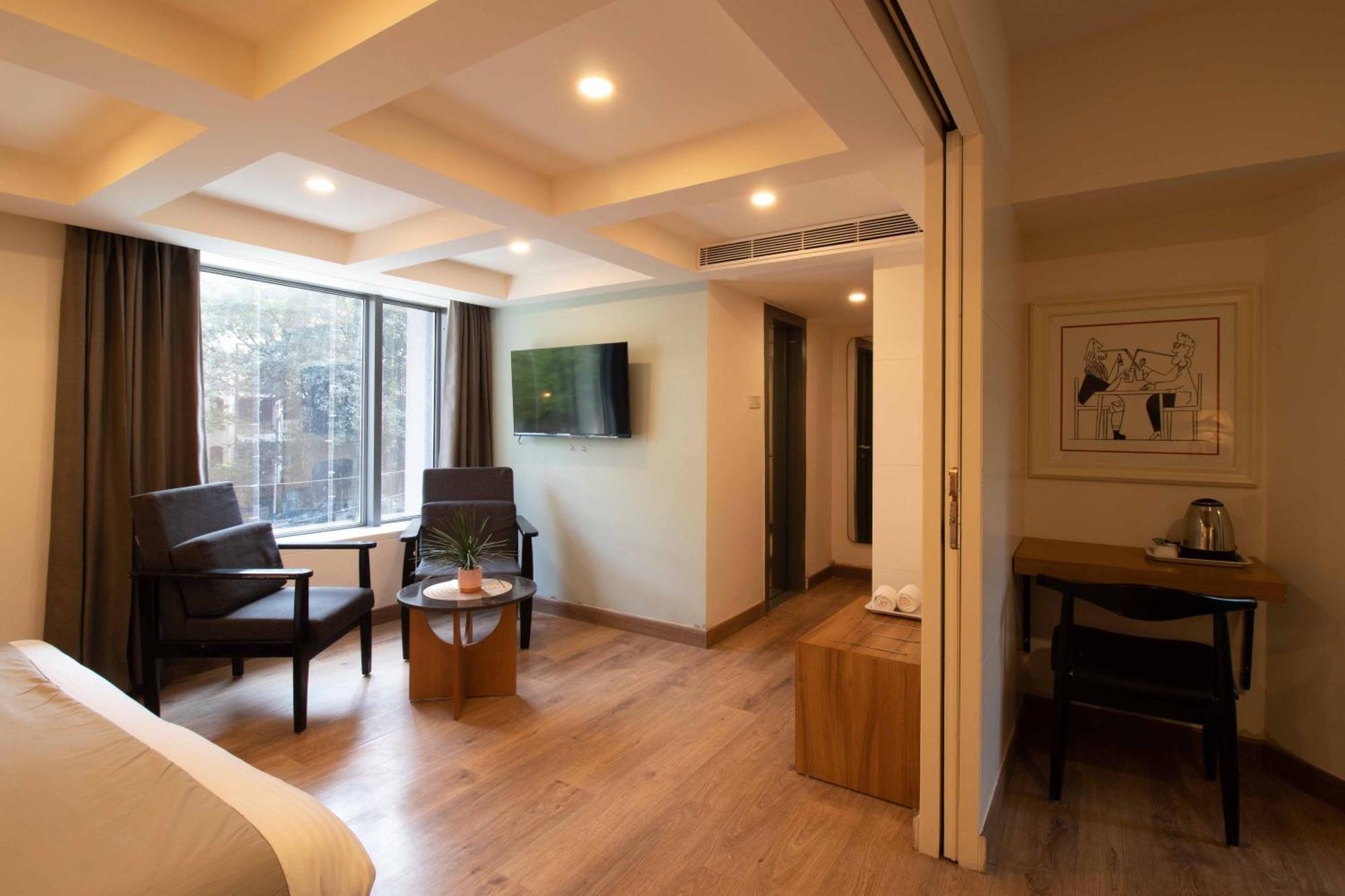 Le Royce 3* Pune